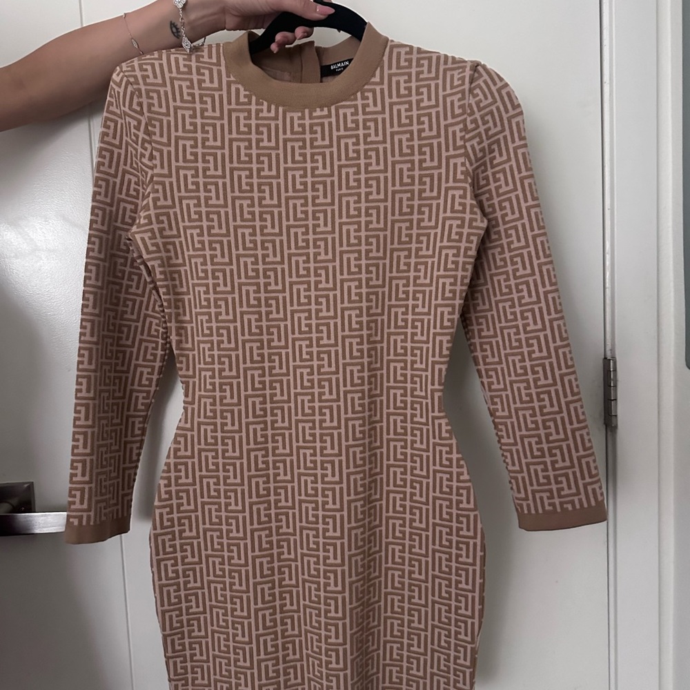 Balmain Tan Sheath Dress 3/4 Sleeve Crew Neck